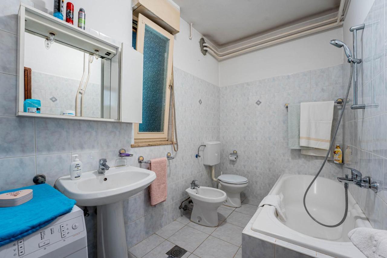 Appartement Apartman Ana à Pula Extérieur photo