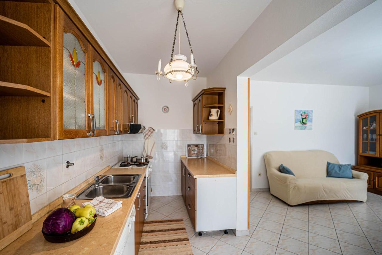 Appartement Apartman Ana à Pula Extérieur photo