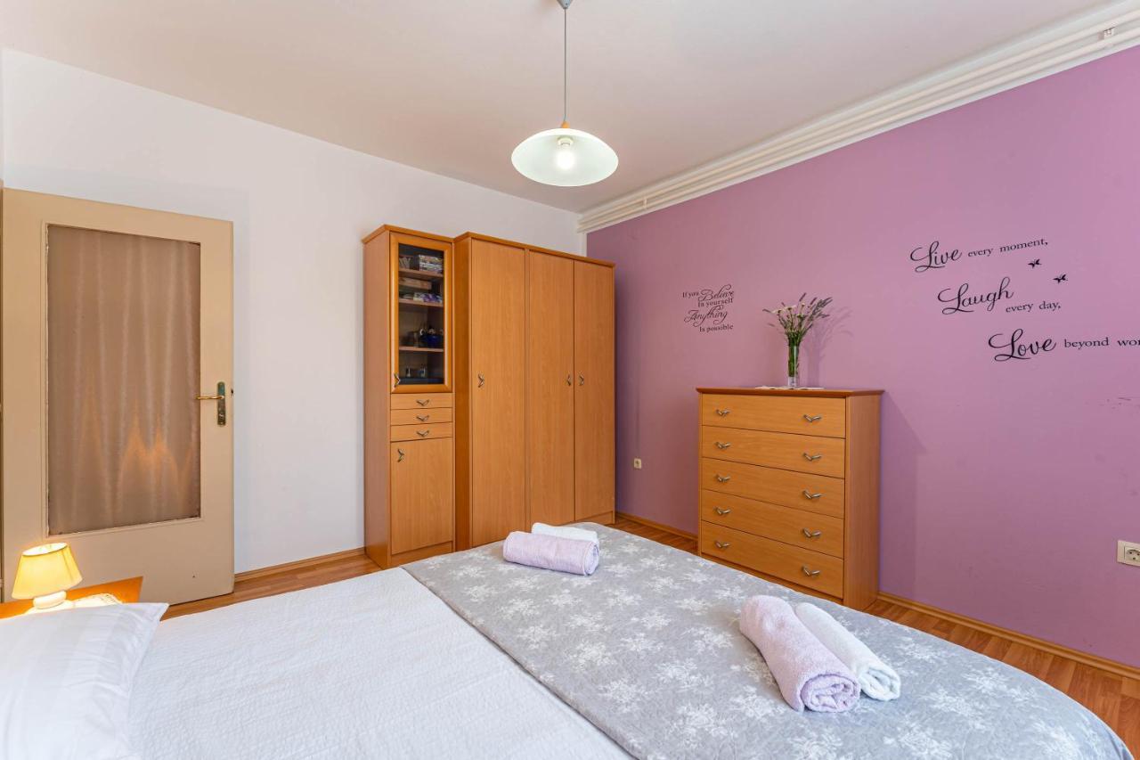 Appartement Apartman Ana à Pula Extérieur photo